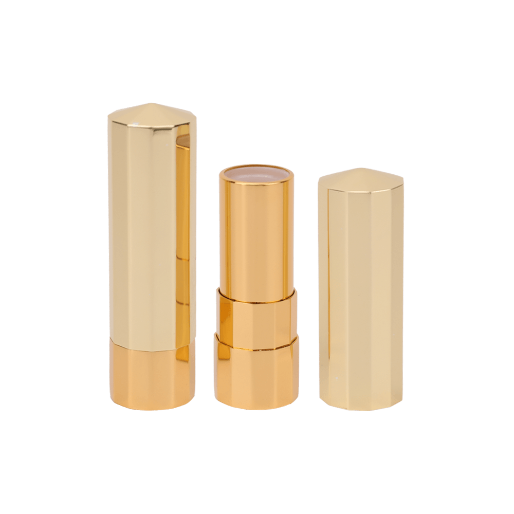 Un tubo de lápiz labial es una forma común de empaque cosmético.